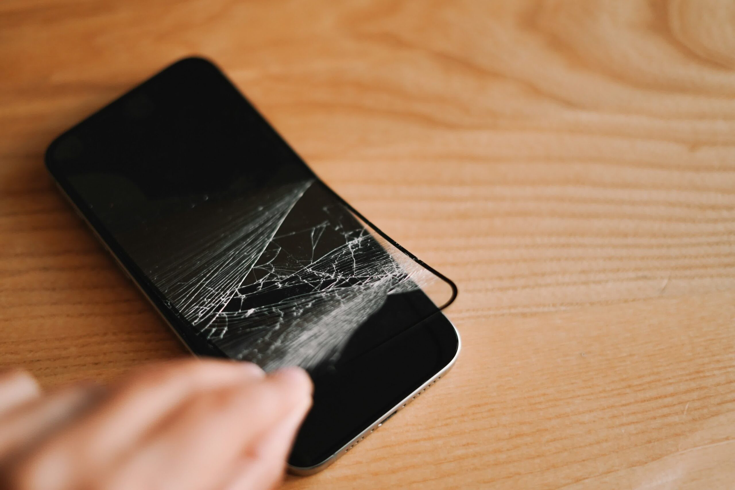 Eksekutif Apple Bergidik Lihat iPhone Pakai Anti-Gores, Ternyata Ini Alasannya